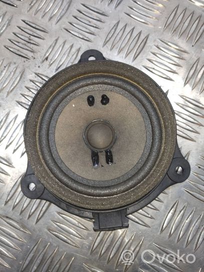 Audi A6 S6 C6 4F Enceinte subwoofer 4F0035411