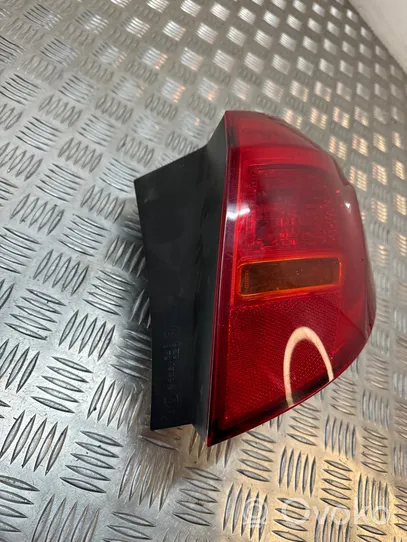 Opel Meriva B Rear/tail lights 21630201