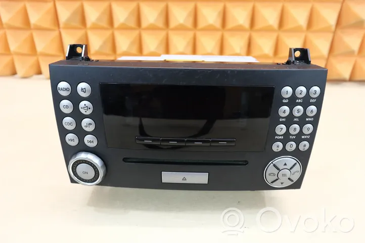 Mercedes-Benz SLK R171 Radion/GPS-laitteen pääyksikön kehys 1718200286