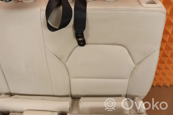 Mercedes-Benz B W246 W242 Toisen istuinrivin istuimet 