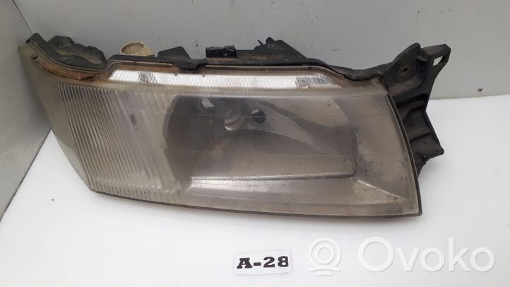 Mitsubishi Space Wagon Lampa przednia 10087265