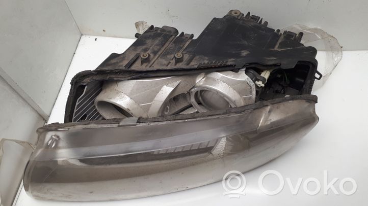 Audi A8 S8 D3 4E Phare frontale 15812301