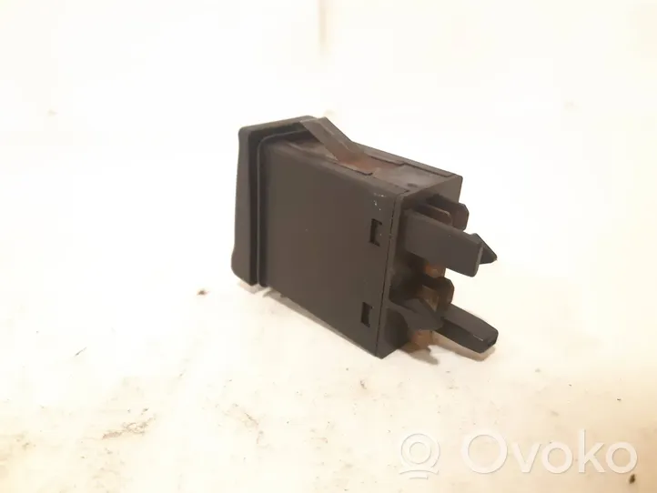 Audi A6 S6 C4 4A Botón interruptor de luz de peligro 4A0941509A