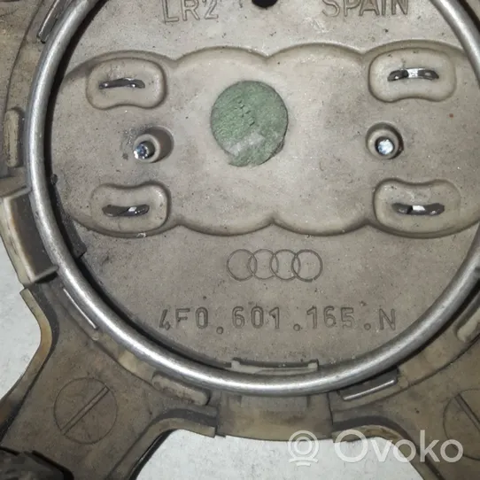 Audi A6 S6 C6 4F Заводская крышка (крышки) от центрального отверстия колеса 4F0601165N