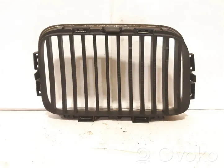 BMW 3 E36 Grille de calandre avant 51138122237