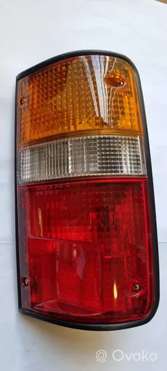 Toyota Hilux (N80, N90, N100, N110) Lampa tylna 3533