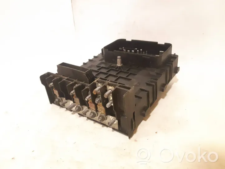 Volkswagen Eos Module de fusibles 1K0937125A