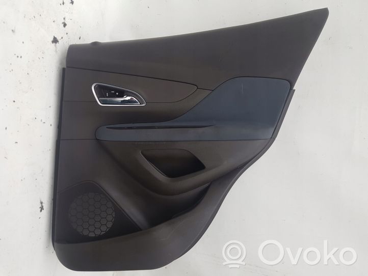 Opel Mokka Boczki / Poszycie drzwi tylnych 95129497