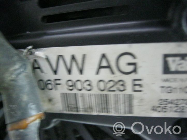 Volkswagen PASSAT B6 Generator/alternator 06F903023E