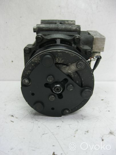 Ford Focus Ilmastointilaitteen kompressorin pumppu (A/C) YS4H-19D629