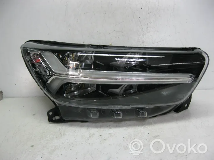 Volvo XC40 Lampa przednia 31655982