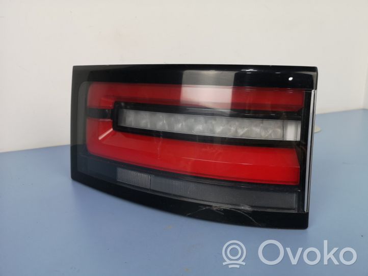 Land Rover Discovery 5 Lampy tylnej klapy bagażnika HY3213192BD