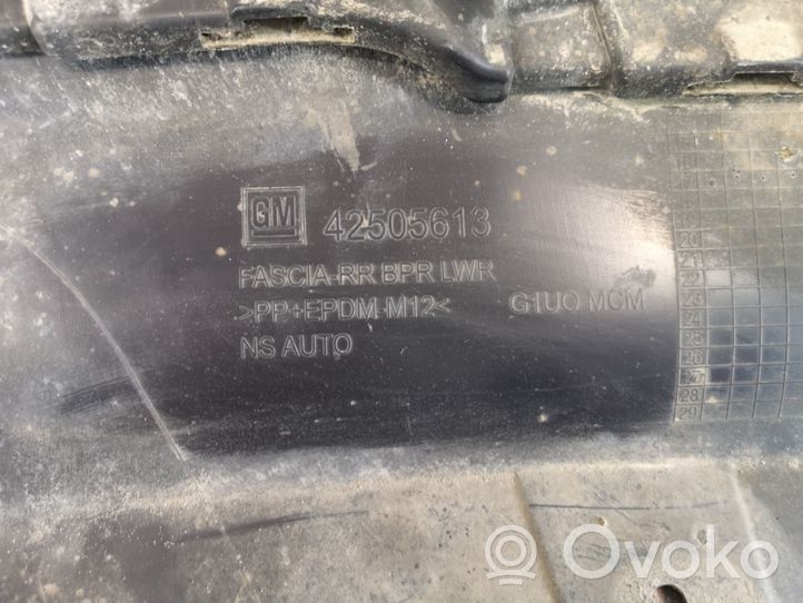 Opel Mokka X Moulure inférieure de pare-chocs arrière 42505613