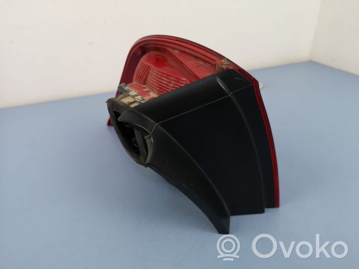 Volkswagen Touareg II Rear/tail lights 7P6945096F