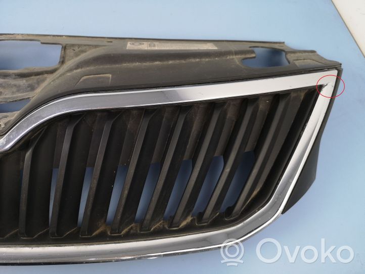 Skoda Rapid (NH) Grille calandre supérieure de pare-chocs avant 5JA853668