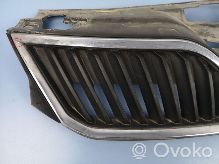 Skoda Rapid (NH) Grille calandre supérieure de pare-chocs avant 5JA853668