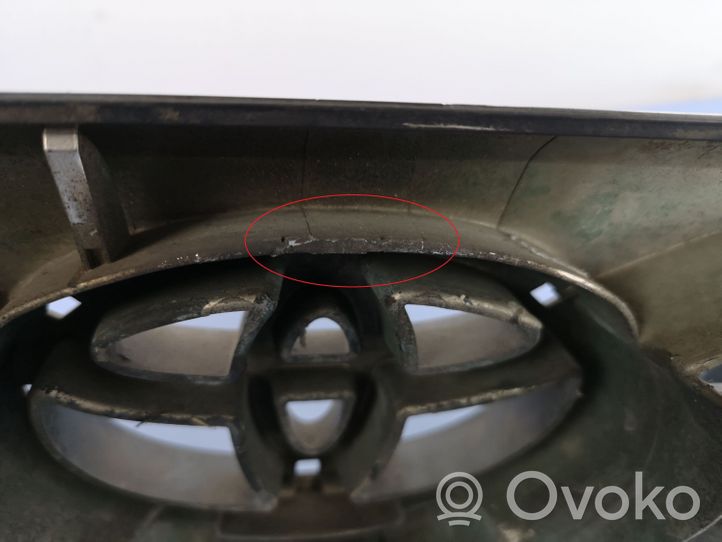 Toyota Land Cruiser (J120) Grotelės viršutinės 5311160490