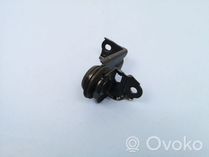 Toyota Land Cruiser (J150) Staffa di montaggio del radiatore 8846360010