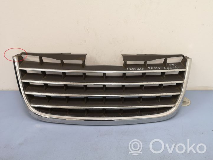 Chrysler Town & Country V Grille de calandre avant 05113127AA