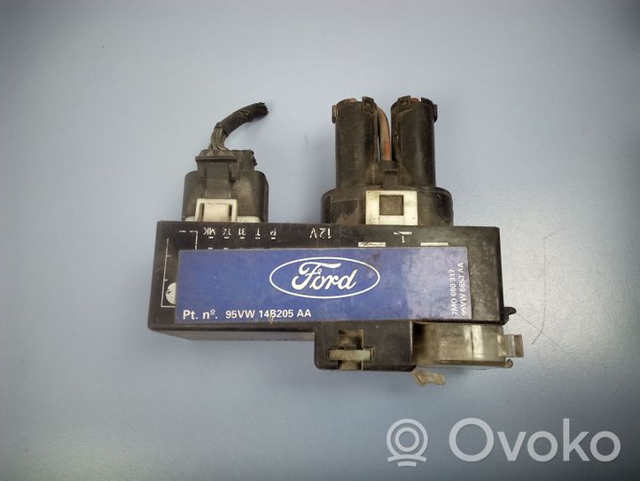 Ford Galaxy Jäähdytyspuhaltimen rele 7M0000317