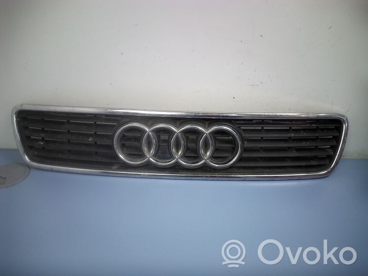 Audi A4 S4 B5 8D Передняя решётка 8D0853651J