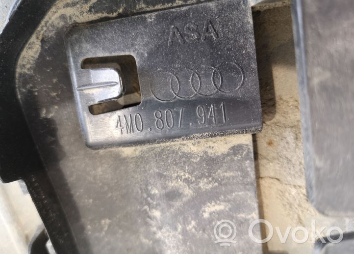 Audi Q7 4M Moldura inferior del parachoques trasero 4M0807521