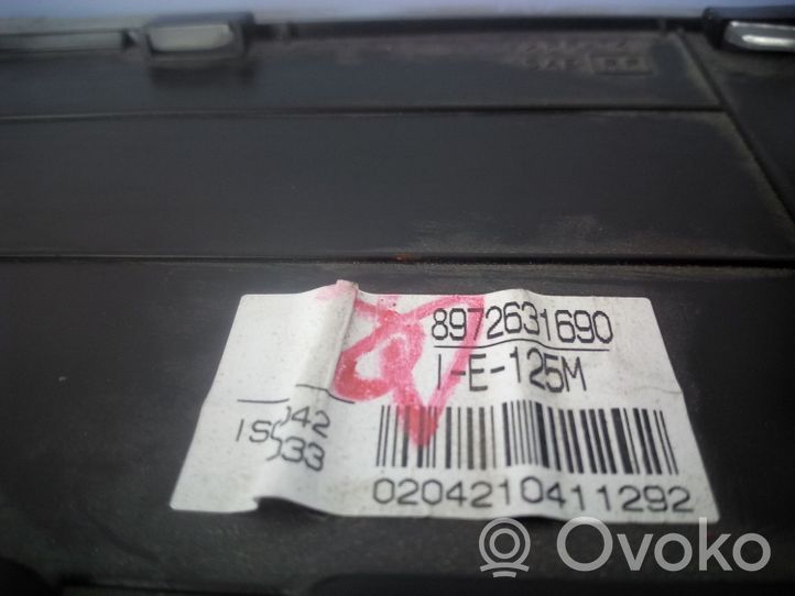 Isuzu Trooper Tachimetro (quadro strumenti) 8972631690