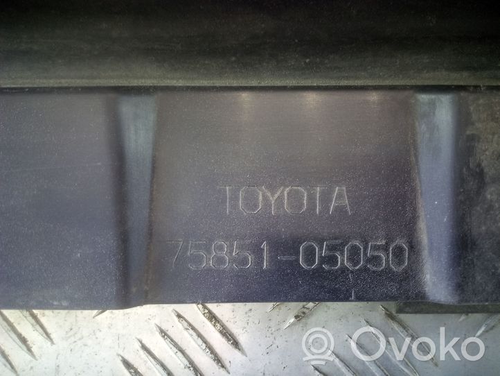 Toyota Avensis T270 Kynnys 7585105050