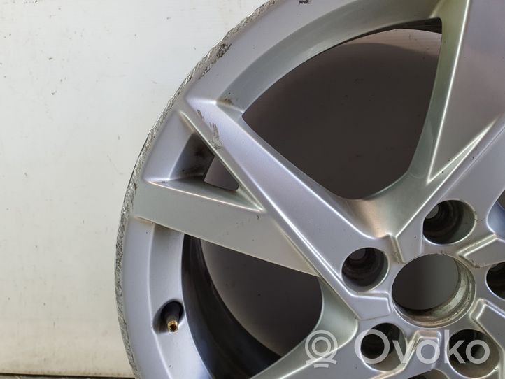 Audi Q3 8U Felgi aluminiowe R17 8U0601025AM