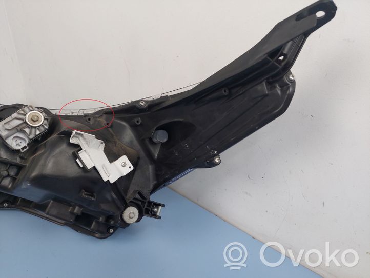 Toyota Corolla E210 E21 Lampa przednia 8111002L70