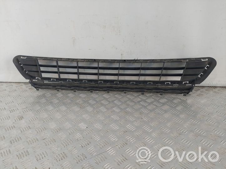 Volkswagen Golf VII Rejilla inferior del parachoques delantero 5G0853677