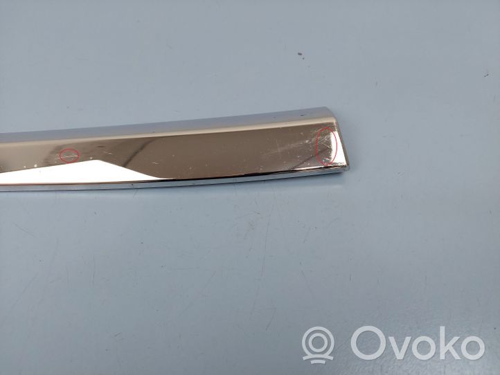 Lexus RX 330 - 350 - 400H Takaoven lista (muoto) PW1560E002