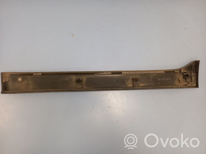 Subaru Outback Listón embellecedor de la puerta delantera (moldura) 91112AL