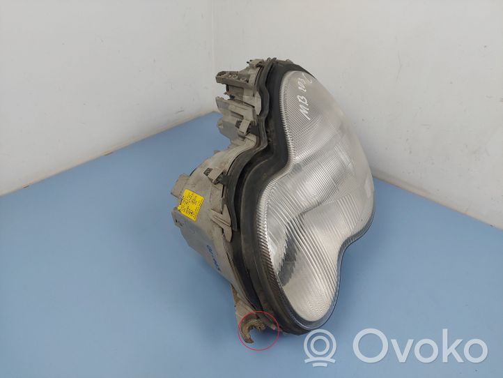 Mercedes-Benz C W203 Faro delantero/faro principal A2038201161