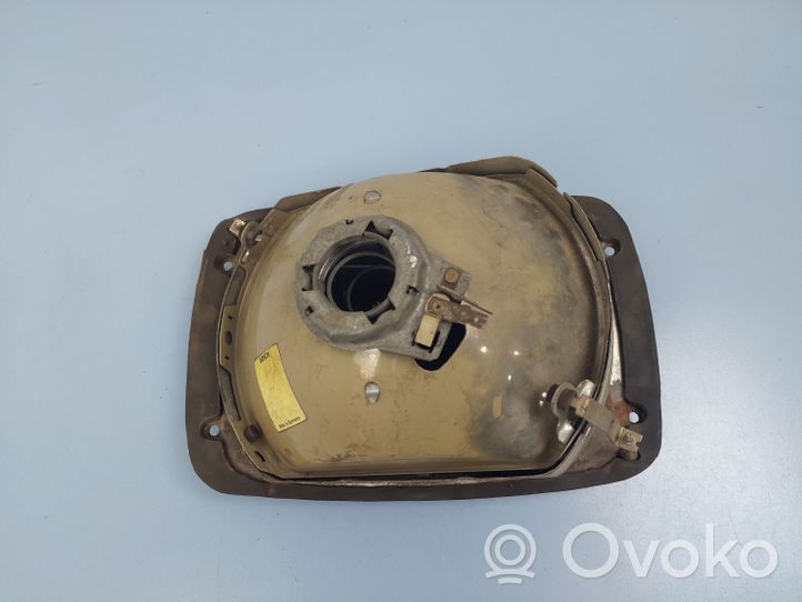 Mercedes-Benz T2 Lampa przednia 1305620046