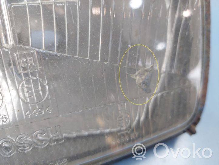 Mercedes-Benz T2 Lampa przednia 1305620046