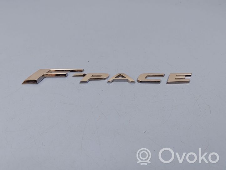 Jaguar F-Pace Emblemat / Znaczek tylny / Litery modelu T4A7981