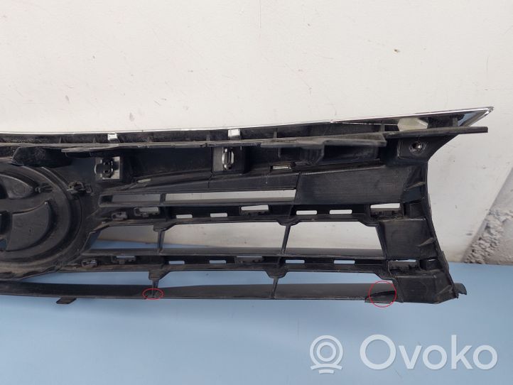 Toyota Corolla E160 E170 Maskownica / Grill / Atrapa górna chłodnicy 5311402270