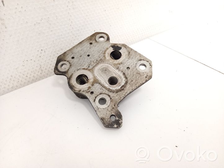 Toyota Yaris Supporto di montaggio del filtro dell’olio 1571033050