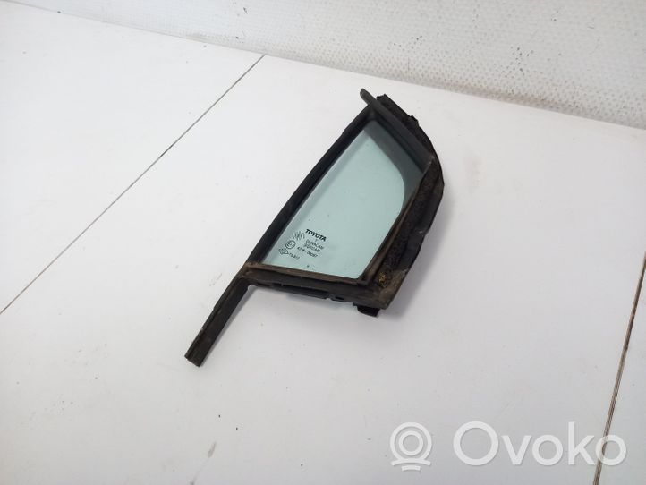 Toyota Yaris Fenêtre latérale vitre avant (coupé) 6821552011