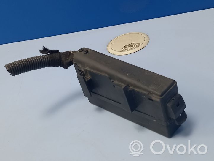 Opel Vectra B Module de fusibles ZF231