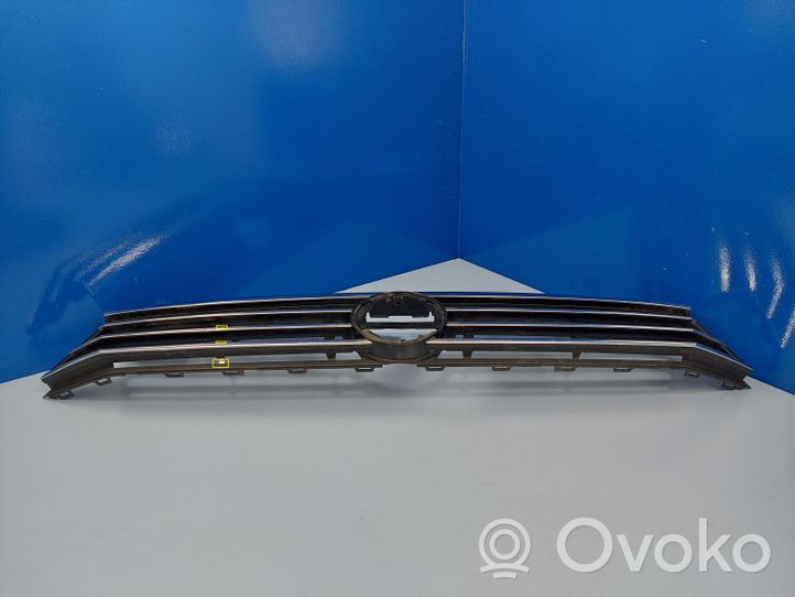 Volkswagen PASSAT B8 Grotelės viršutinės 3G0853651A