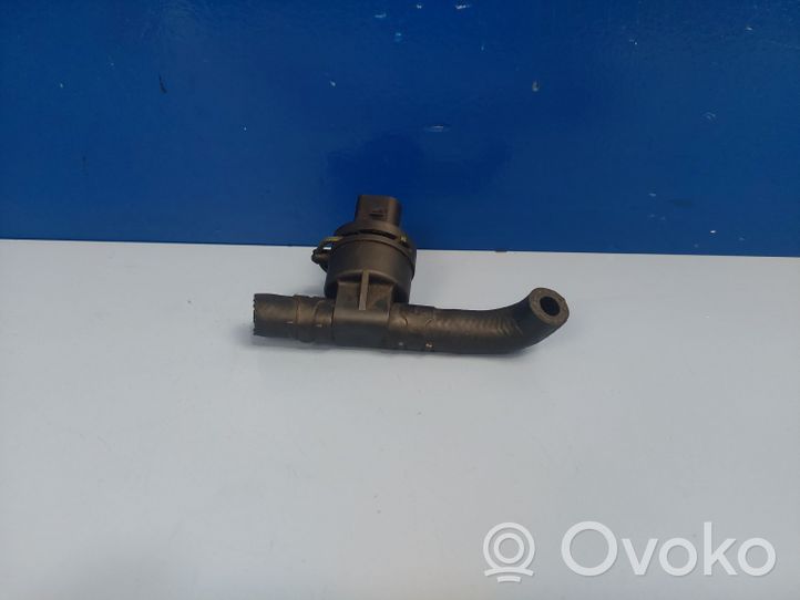 Audi A4 S4 B6 8E 8H Capteur de température du carburant 038906081E