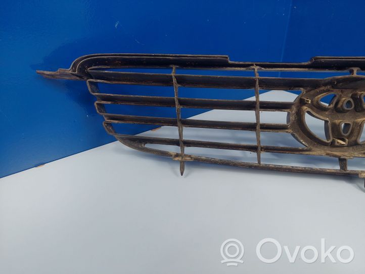 Toyota Corolla E110 Grille calandre supérieure de pare-chocs avant 531111A430