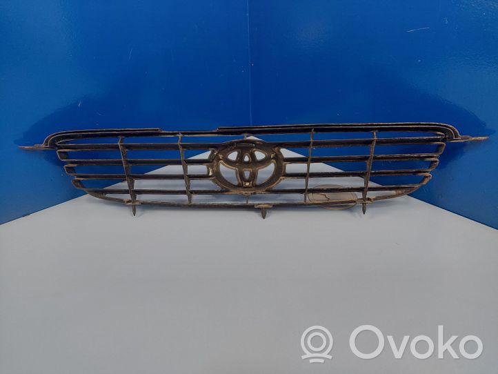 Toyota Corolla E110 Grille calandre supérieure de pare-chocs avant 531111A430