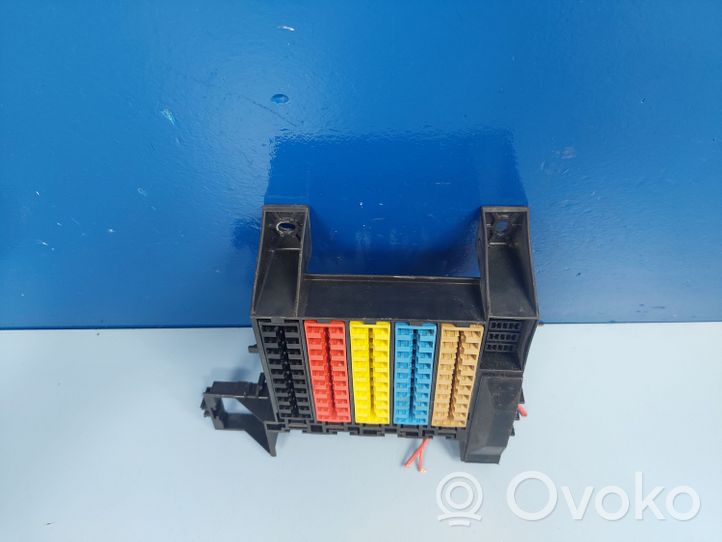 Audi A8 S8 D2 4D Module de fusibles 4D0941824