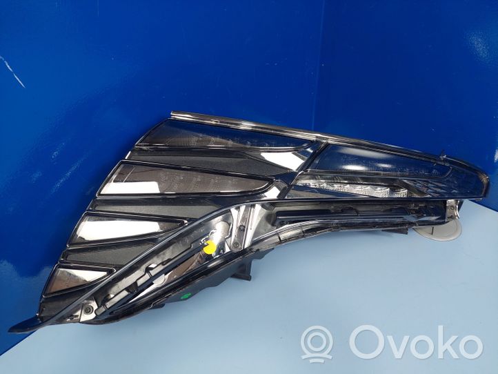 Hyundai Tucson IV NX4 Lampa przednia 92207N7100