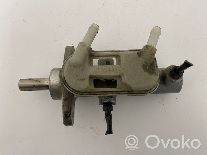 Mitsubishi Grandis Master brake cylinder MN193007