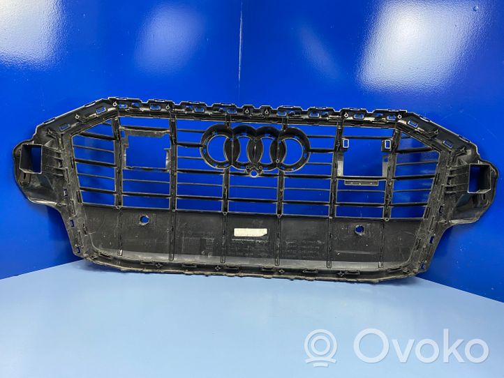 Audi Q7 4M Etupuskurin ylempi jäähdytinsäleikkö 4M0853651AJ