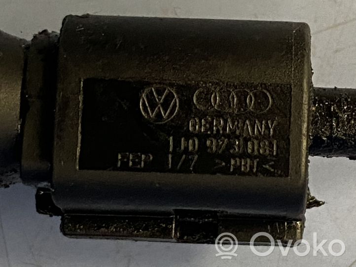 Volkswagen Touareg I Sensor de presión del aceite 1J0973081